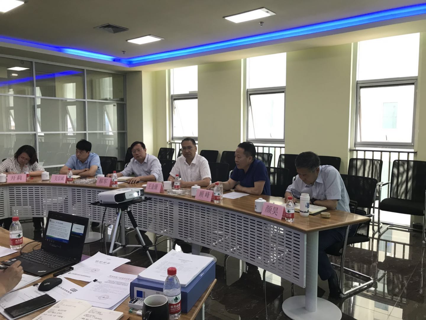 20190524通讯稿-集团公司总司理顾峰带队到研究院调研指导事情1.jpg