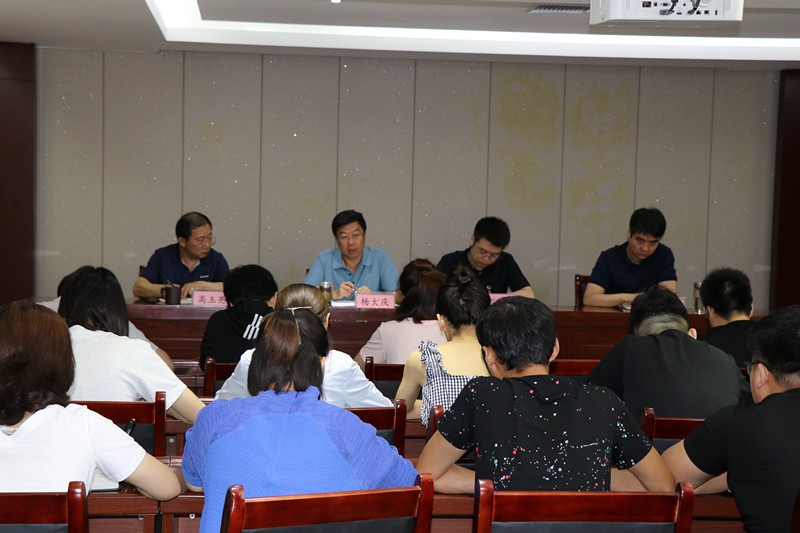 集团公司向导为延循分公司讲党课_副本.jpg