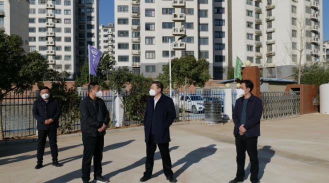 丹凤县委副书记、代县长吴春亮到水情形公司商镇污水处置惩罚厂调研.jpg